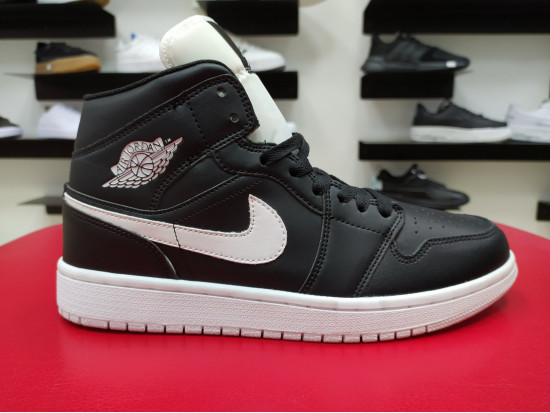 Кроссовки мужские Nike Air Jordan 1 Retro черно белые Найк Аир Джордан