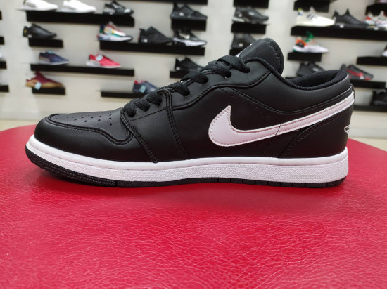 Кросівки чоловічі Nike Air Jordan 1 Low
