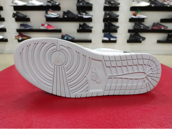 Кросівки чоловічі Nike Air Jordan 1 Low