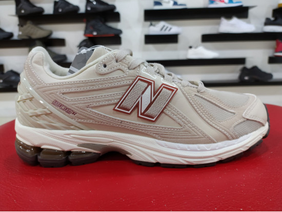 New Balance 1906