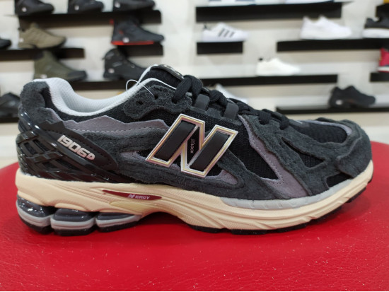 New Balance 1906