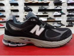 New Balance 2002R