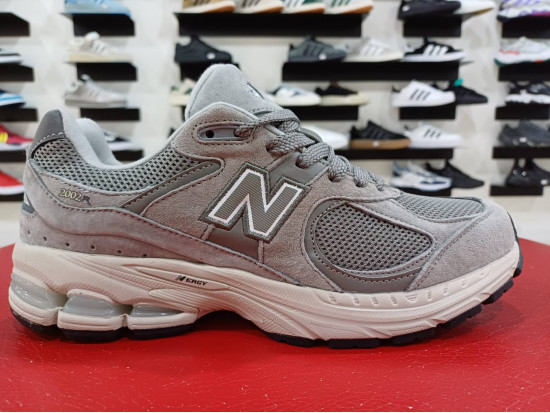 New Balance 2002R