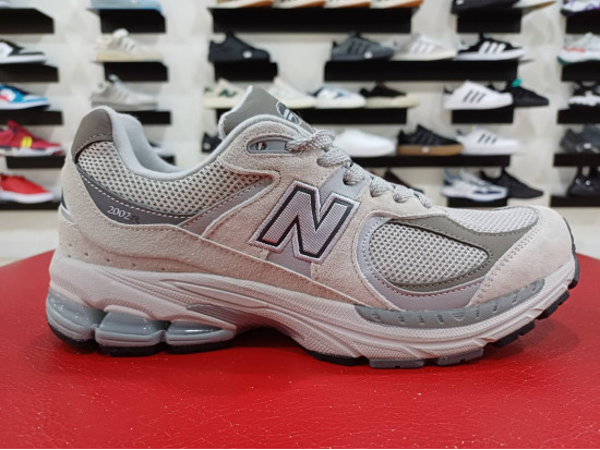 New Balance 2002R