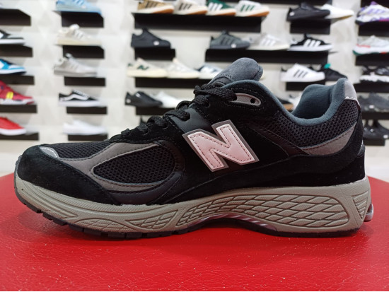 New Balance 2002R