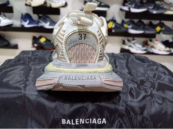 Balenciaga 3XL