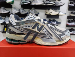 New Balance 1906A