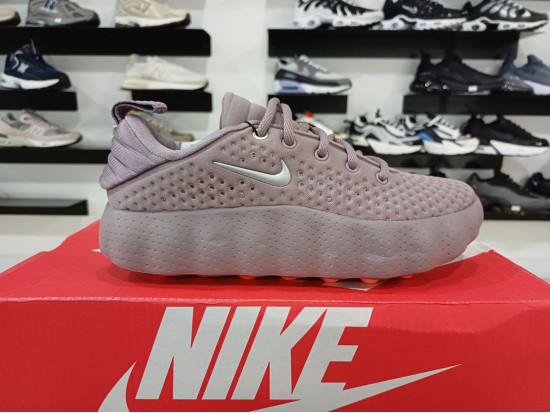 Nike Mind 002