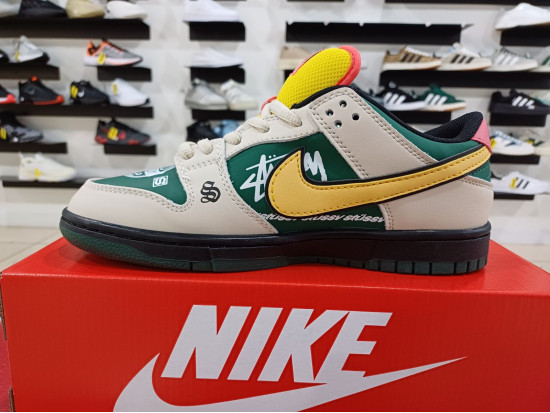 Nike SB Dunk Low