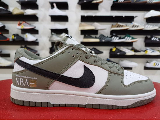 Nike SB Dunk Low