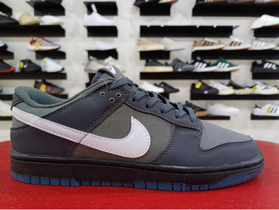 Nike SB Dunk Low