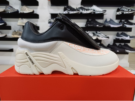 RAF SIMONS