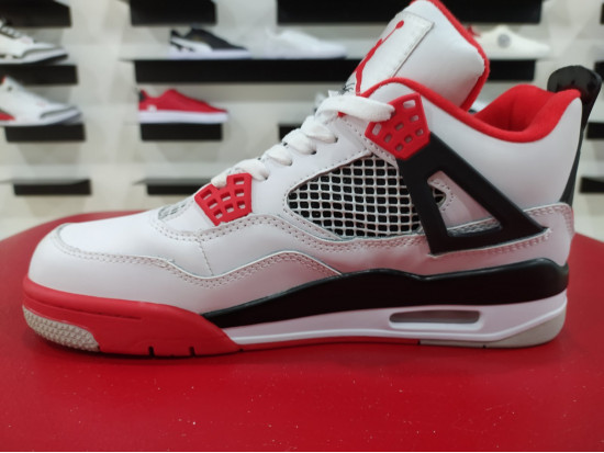 Jordan 4 Retro