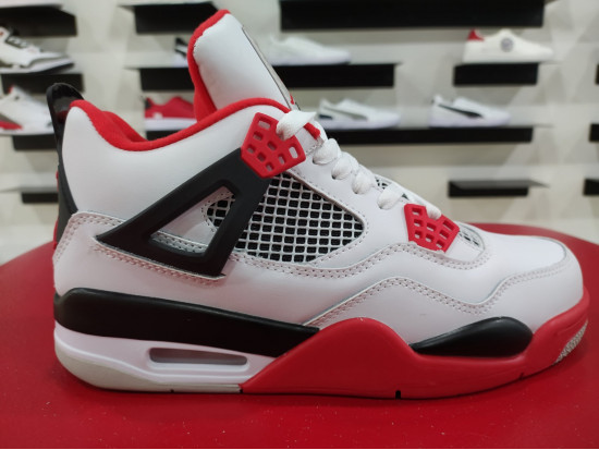 Jordan 4 Retro