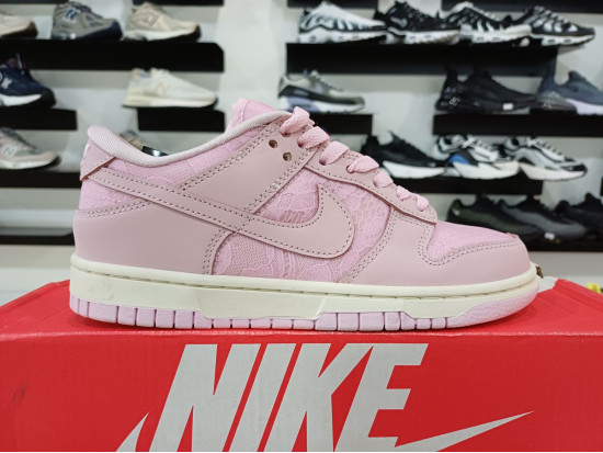 Nike SB Dunk Low