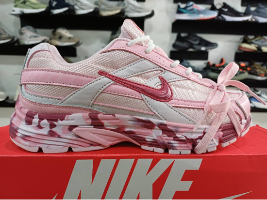 Nike Initiator