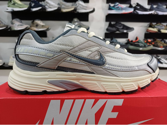 Nike Initiator
