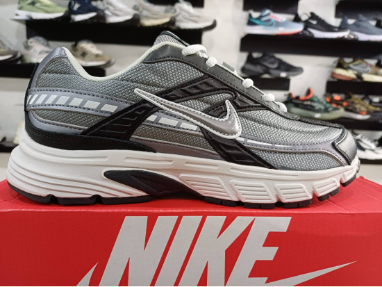 Nike Initiator