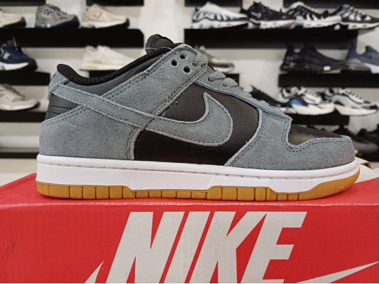 Nike SB Dunk Low