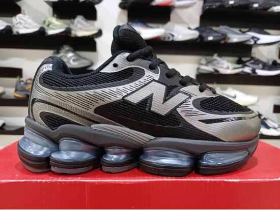 New Balance 2000