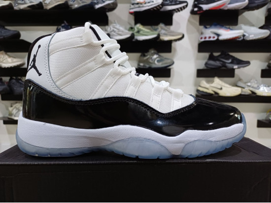 Nike Air Jordan 11 Retro