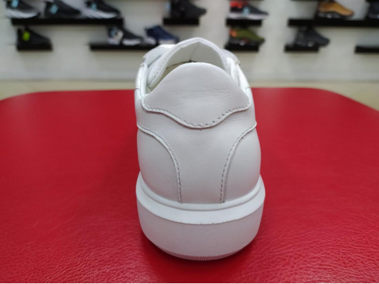 Женские кроссовки Calvin Klein кожаные белые кеды