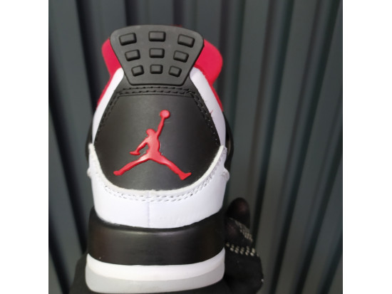 Кроссовки унисекс Nike Air Jordan Retro 4