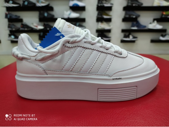Кроссовки женские Adidas Ivy Park