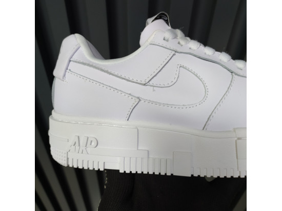 Женские кроссовки Nike Air Force 1 Pixel